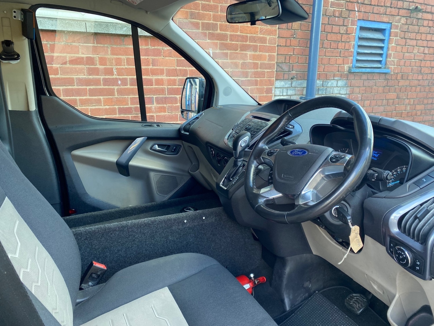 Used Ford Tourneo Custom 2018 for sale - 76330299: Photo 6