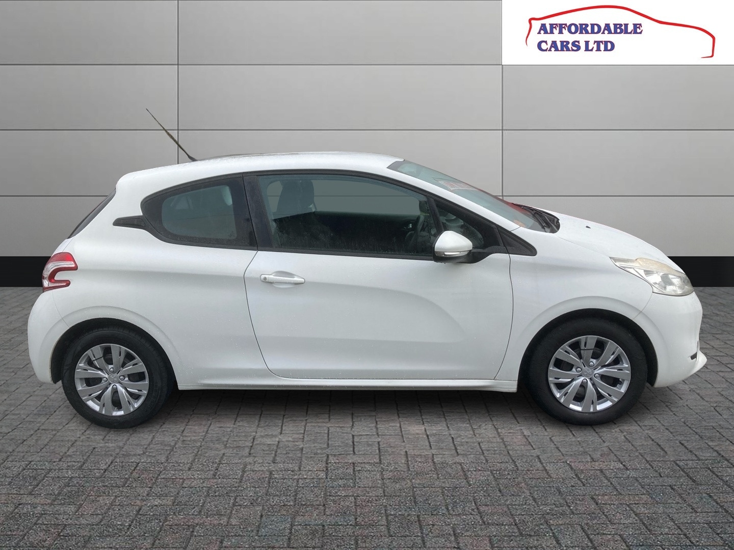 Used Peugeot 208 2013 for sale - 76719275: Photo 8