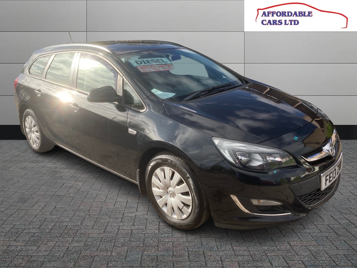 Used Vauxhall Astra 2013 for sale - 76382389: Photo 1
