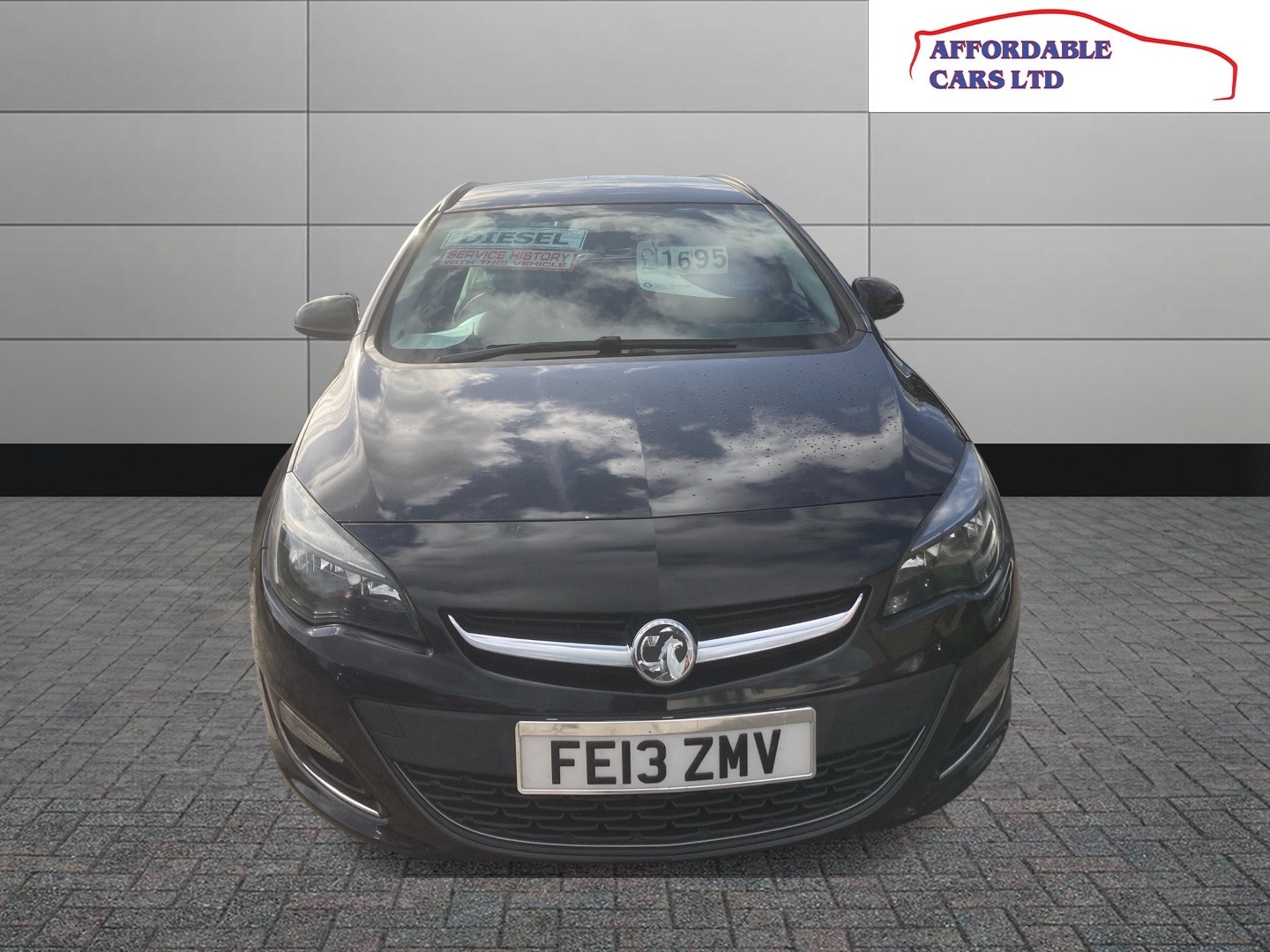 Used Vauxhall Astra 2013 for sale - 76382389: Photo 2