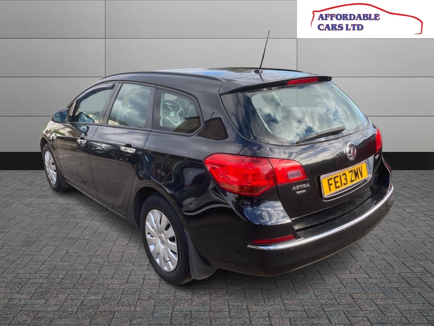 Used Vauxhall Astra 2013 for sale - 76382389: Photo 5