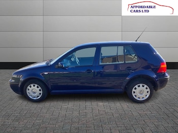 Used Volkswagen Golf 2002 for sale - 77701187: Photo