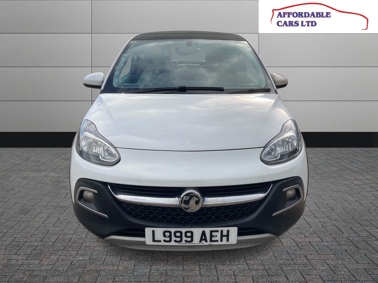 Used Vauxhall ADAM 2015 for sale - 77716124: Photo 2