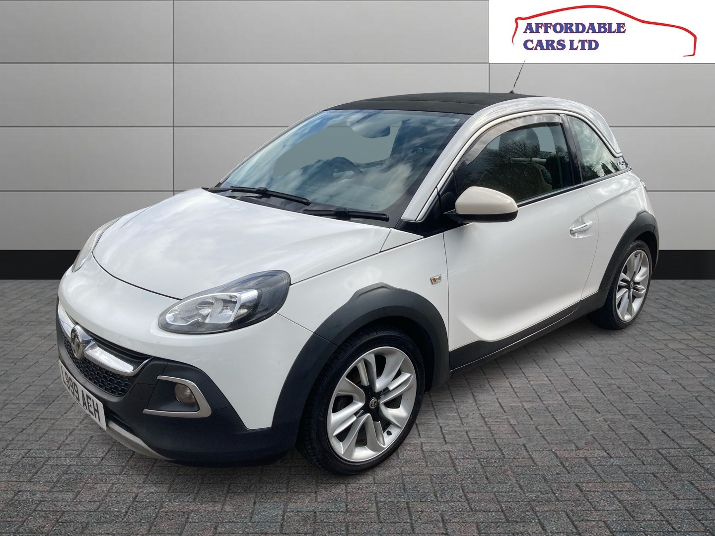 Used Vauxhall ADAM 2015 for sale - 77716124: Photo 3