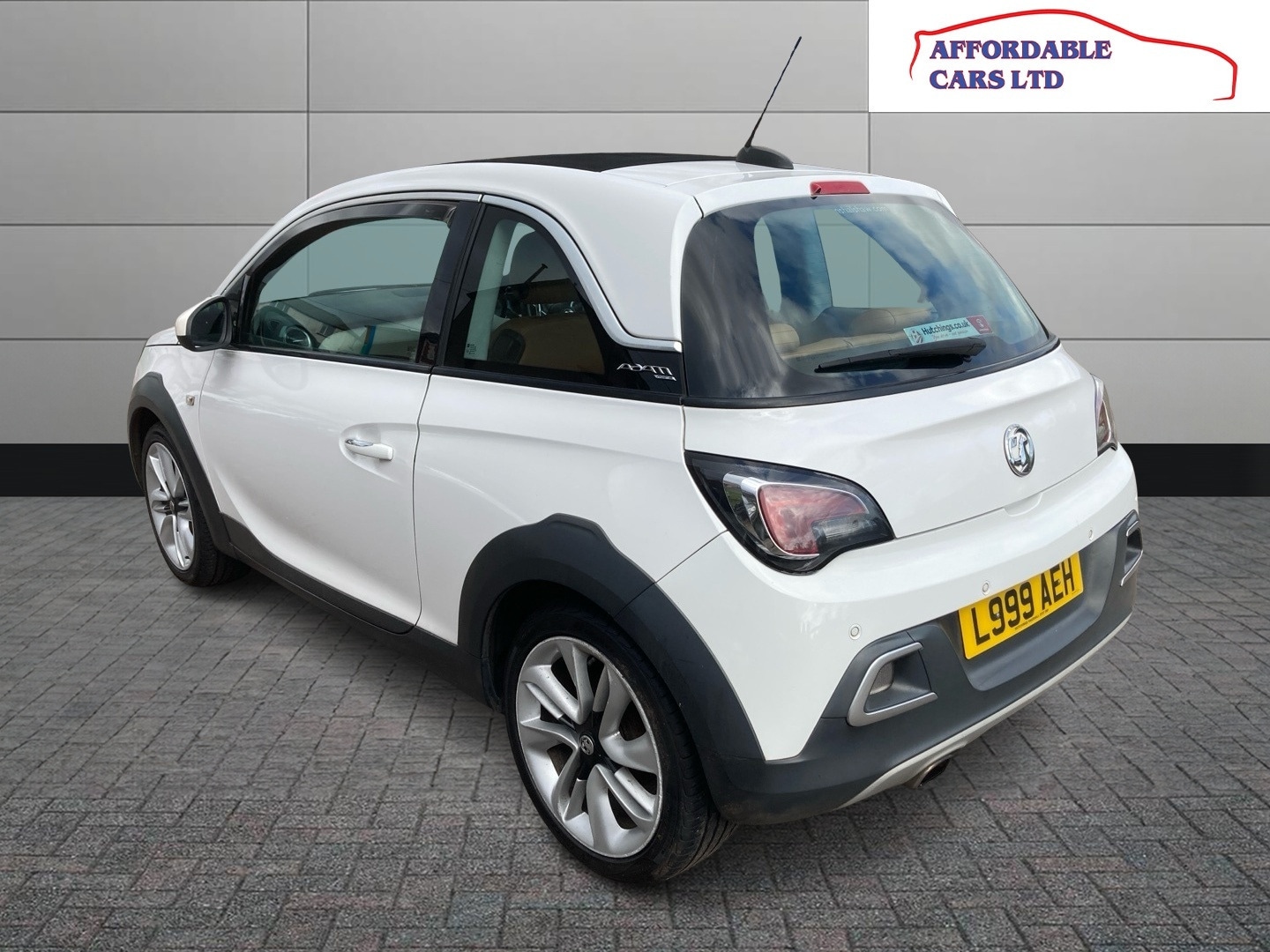 Used Vauxhall ADAM 2015 for sale - 77716124: Photo 5