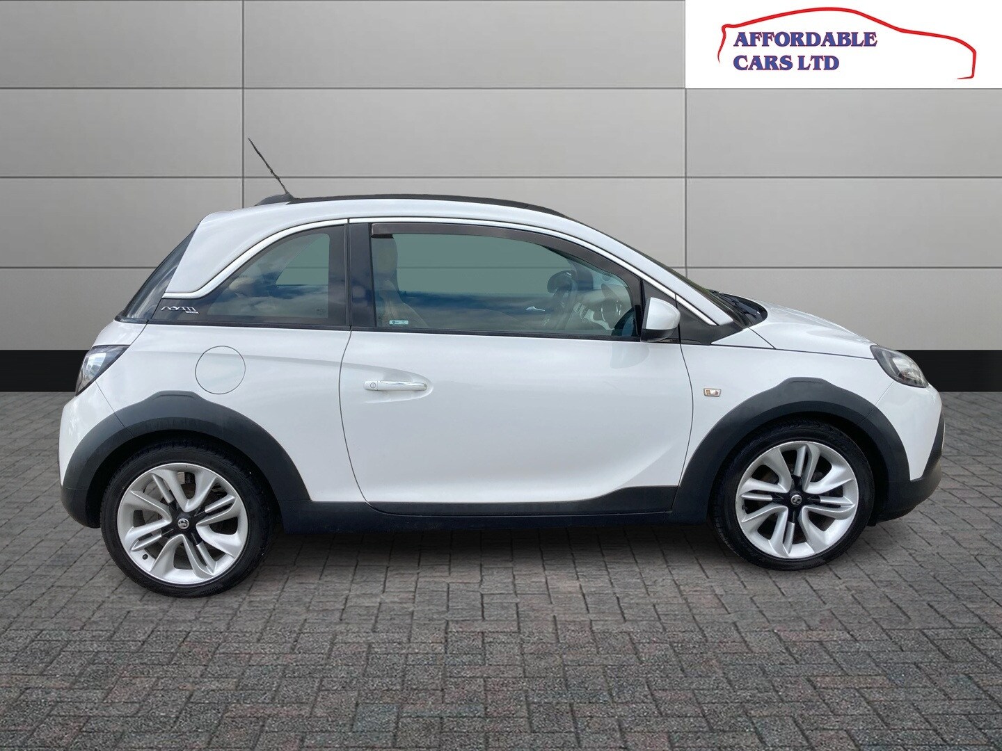 Used Vauxhall ADAM 2015 for sale - 77716124: Photo 8