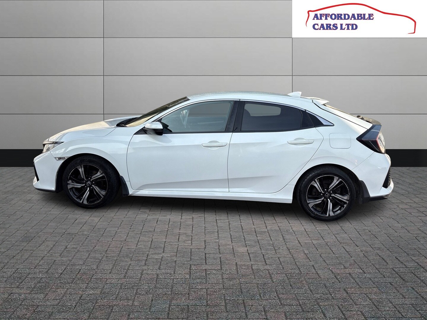 Used Honda Civic 2017 for sale - 77973808: Photo 4