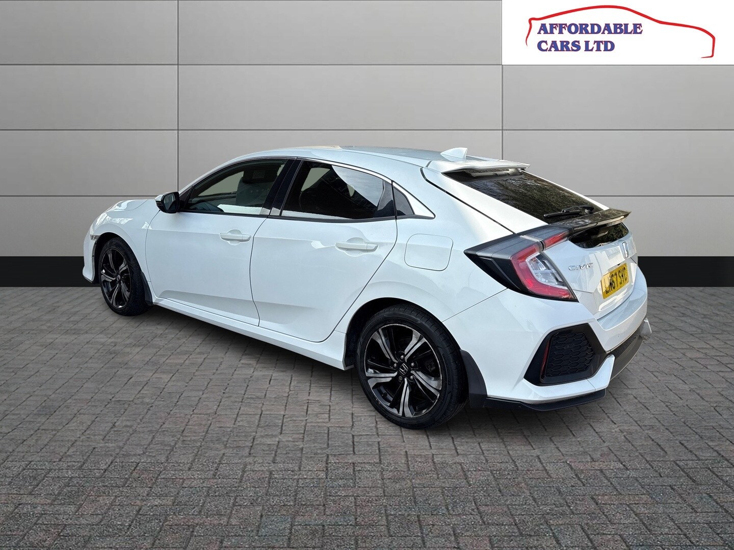 Used Honda Civic 2017 for sale - 77973808: Photo 5