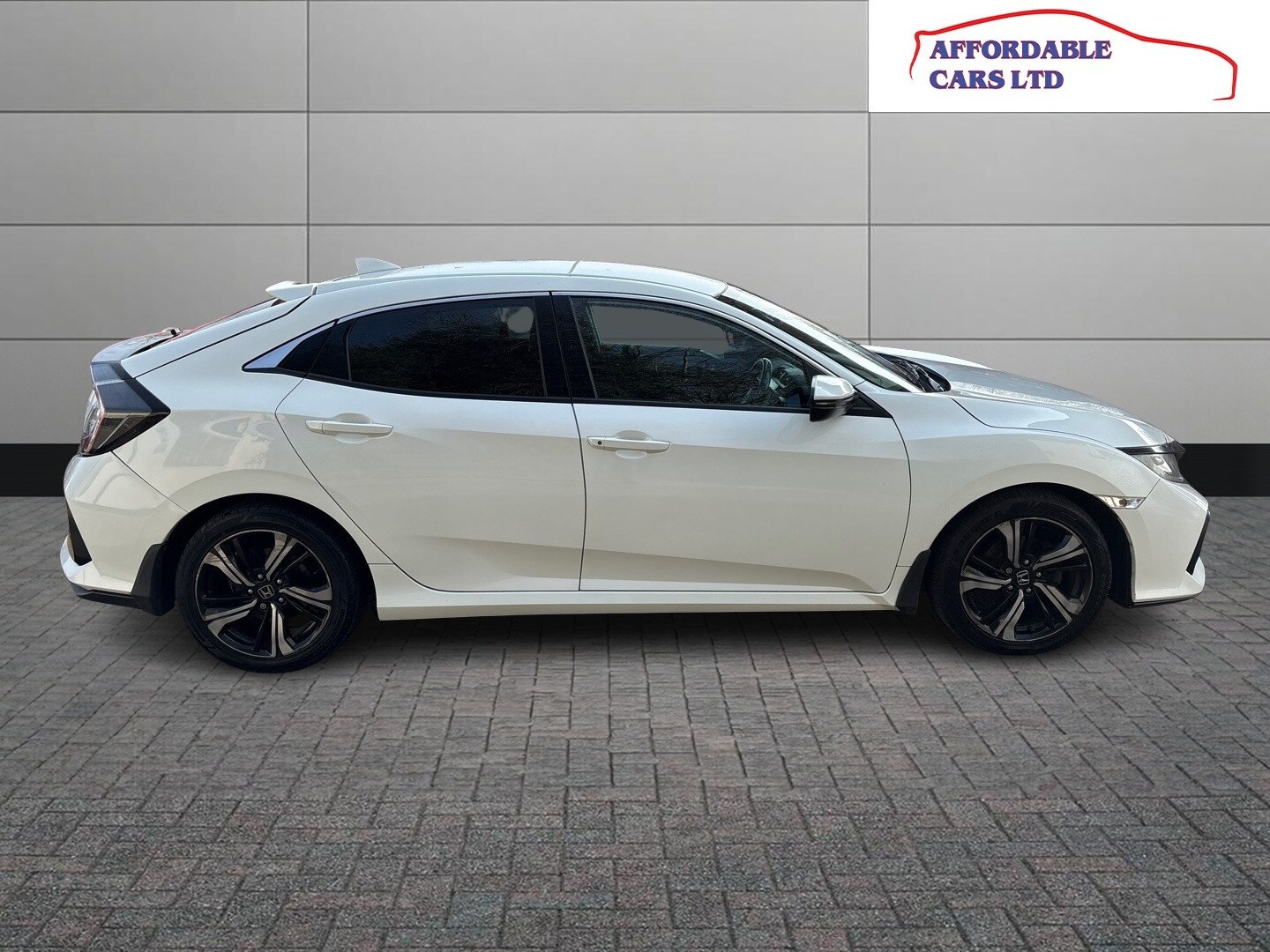 Used Honda Civic 2017 for sale - 77973808: Photo 8
