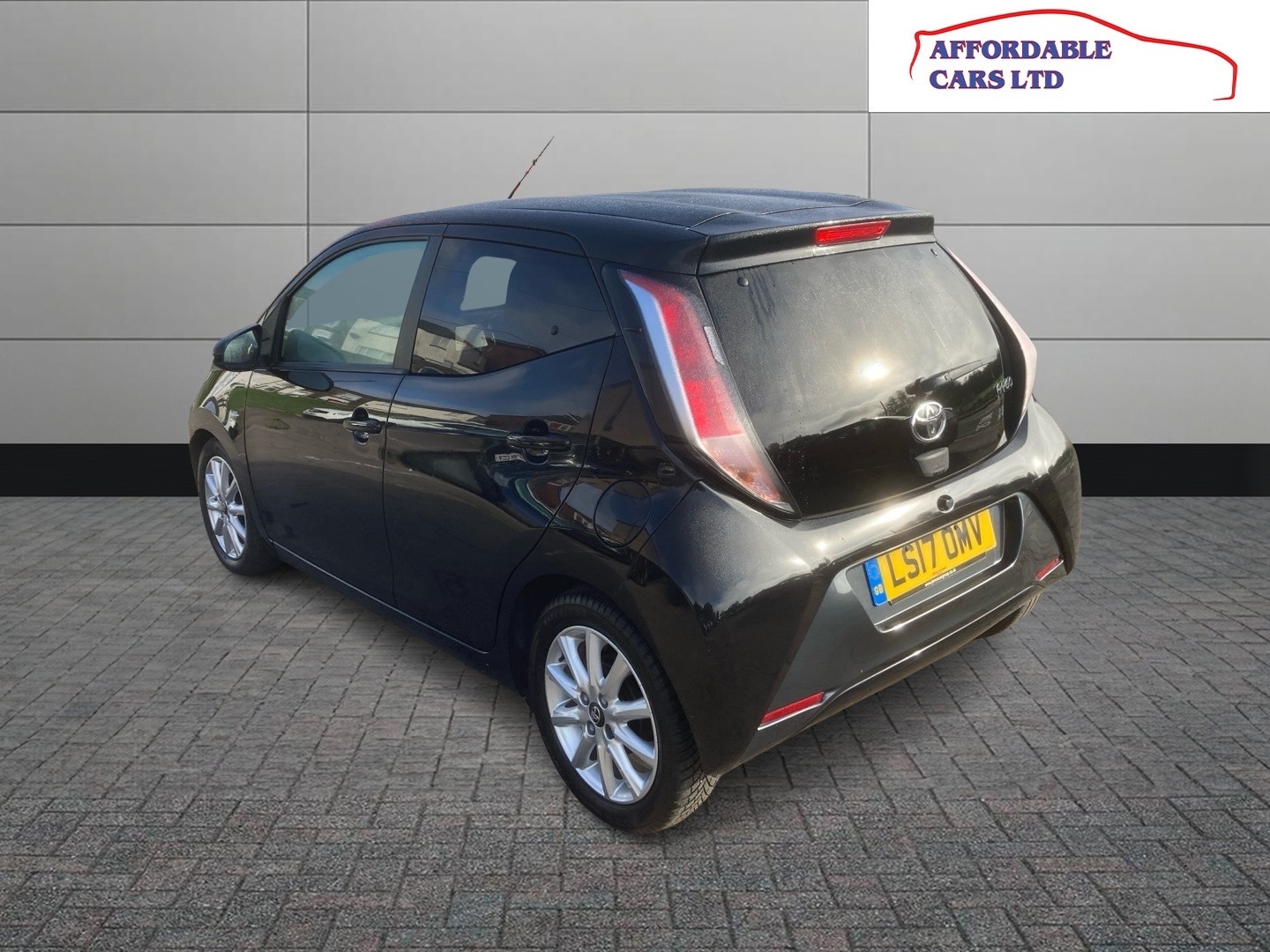 Used Toyota AYGO 2017 for sale - 76113916: Photo 5