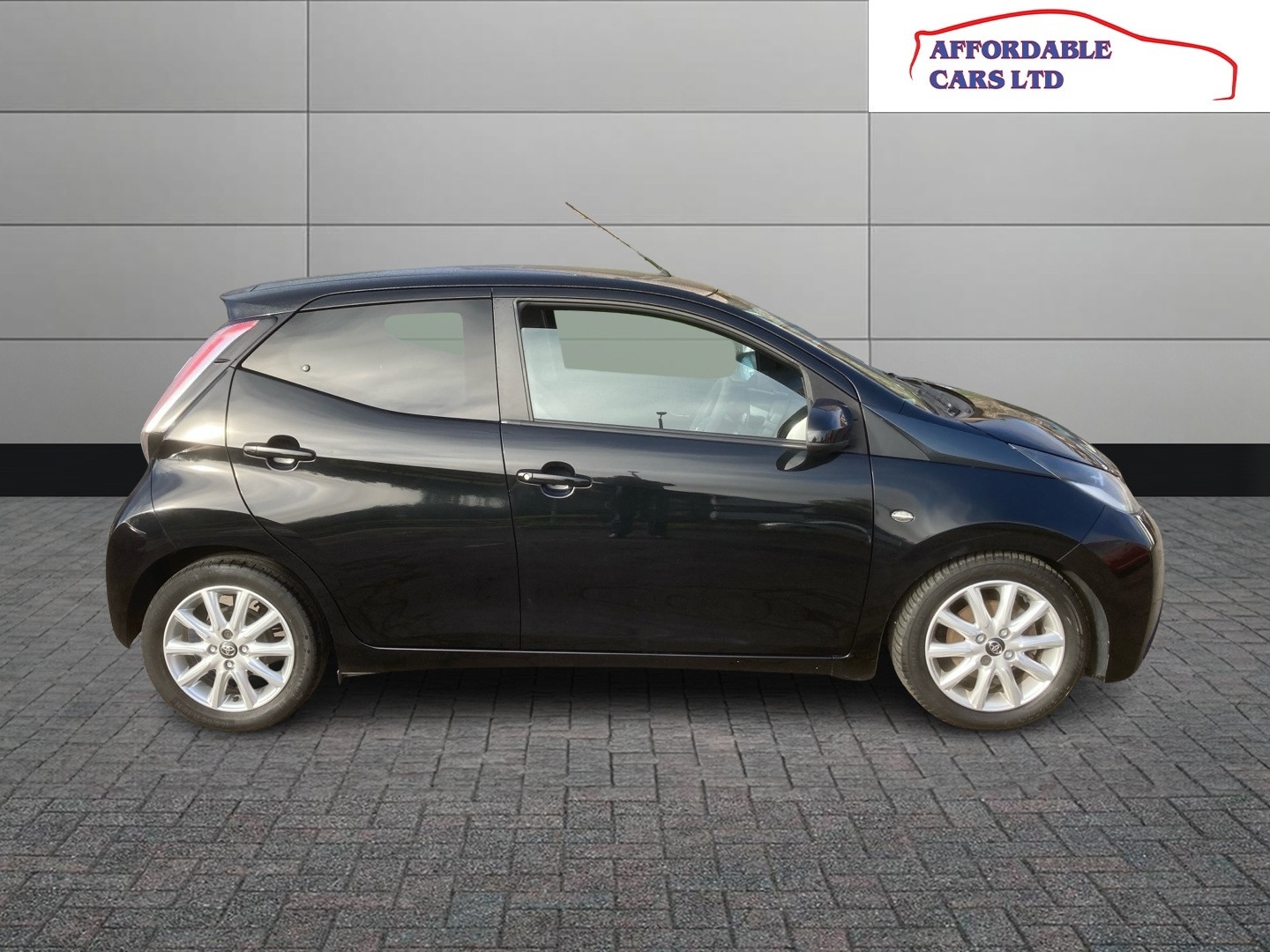 Used Toyota AYGO 2017 for sale - 76113916: Photo 8