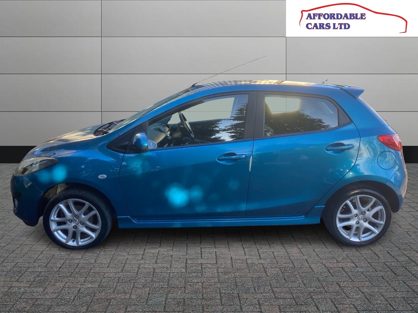 Used Mazda Mazda2 2012 for sale - 77094057: Photo 4