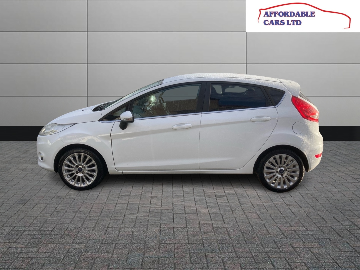 Used Ford Fiesta 2010 for sale - 76918718: Photo 4