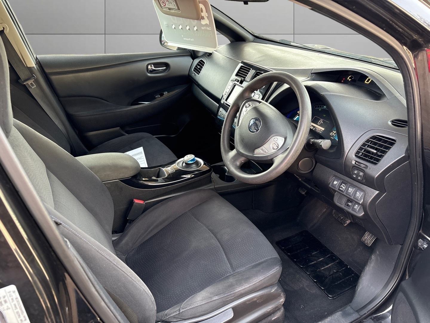 Used Nissan Leaf 2015 for sale - 77962063: Photo 9