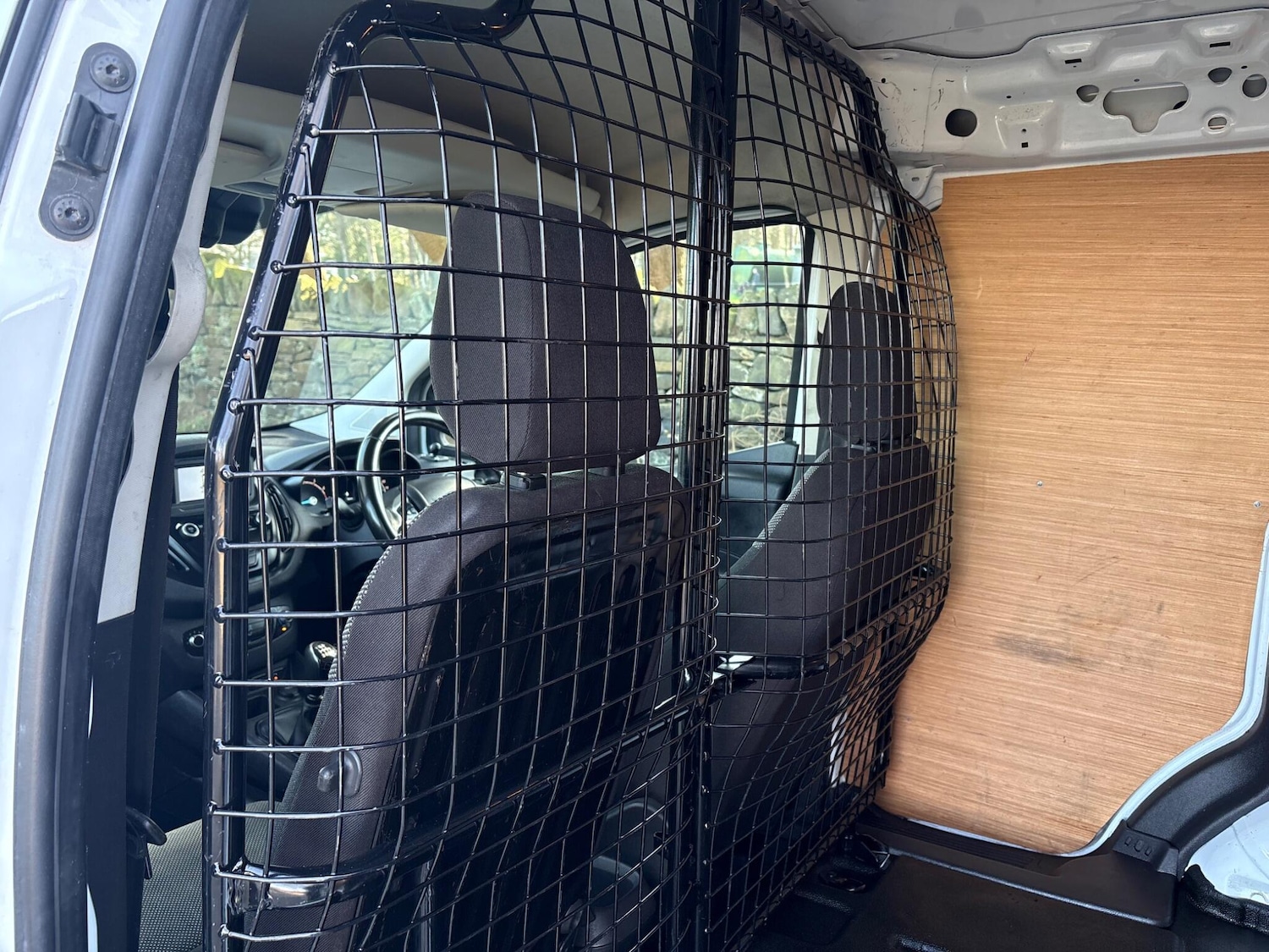 Used Ford Transit Courier 2020 for sale - 77925885: Photo 27