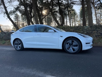 Used Tesla Model 3 2019 for sale - 76752868: Photo