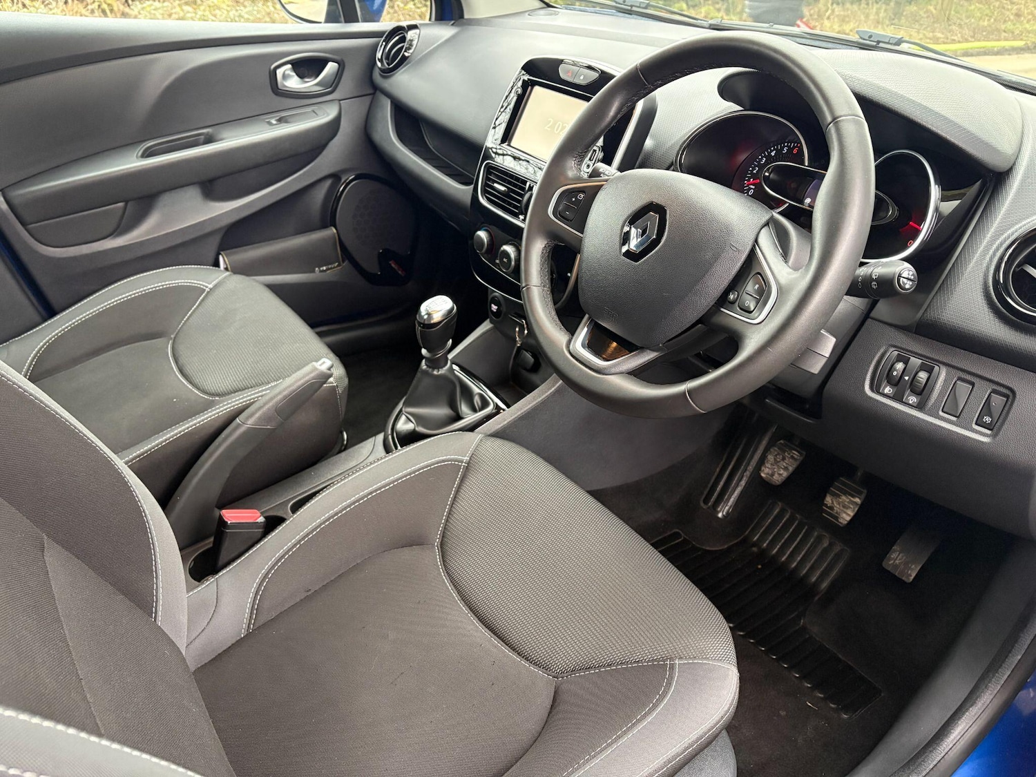 Used Renault Clio 2017 for sale - 77478902: Photo 18