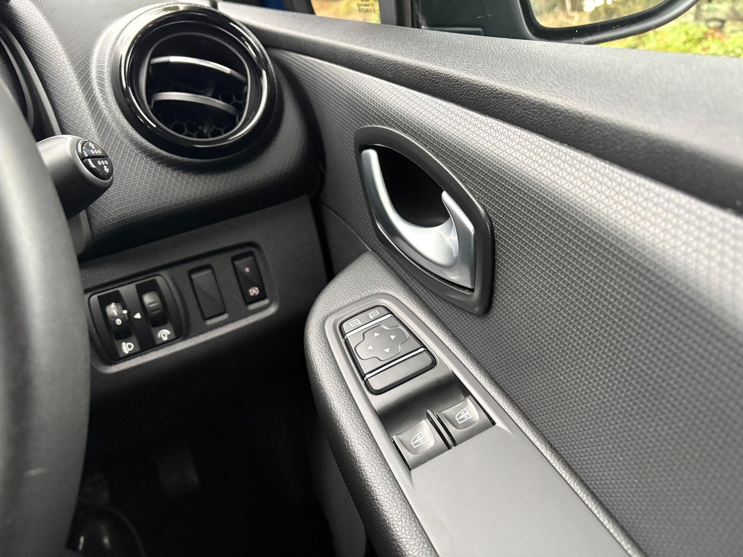 Used Renault Clio 2017 for sale - 77478902: Photo 37