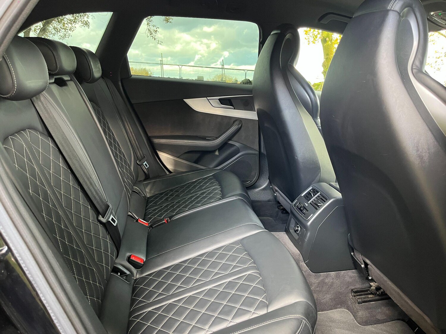 Used Audi A4 2018 for sale - 76703640: Photo 32