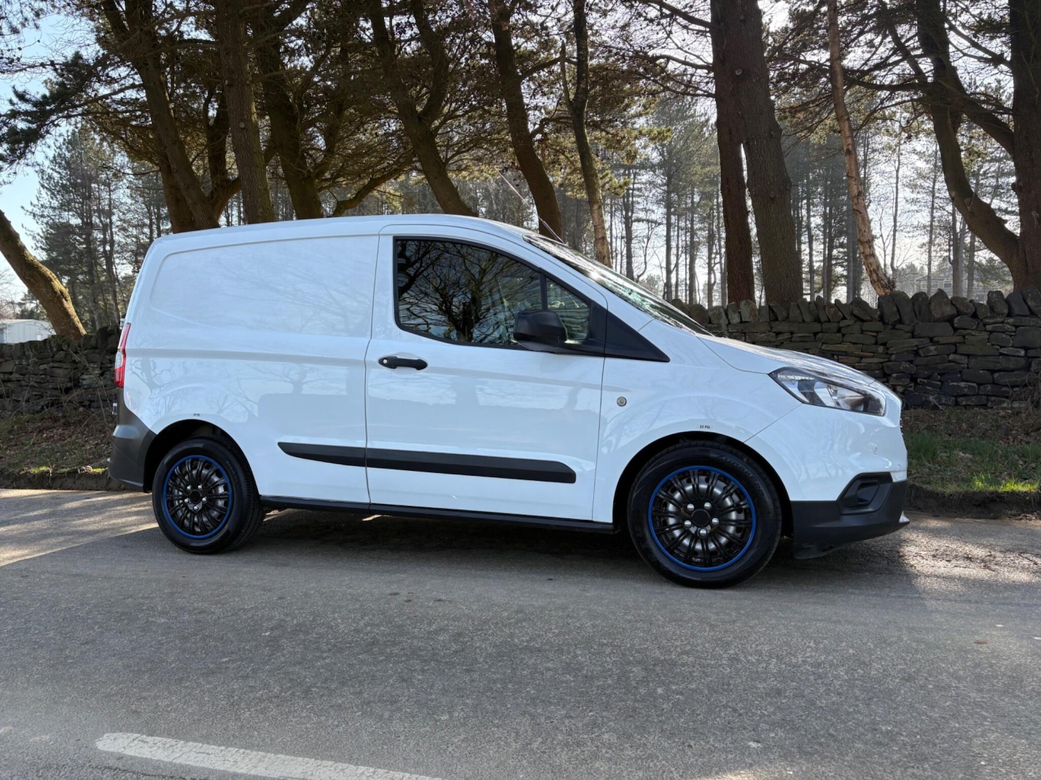 Used Ford Transit Courier 2020 for sale - 78073168: Photo 3