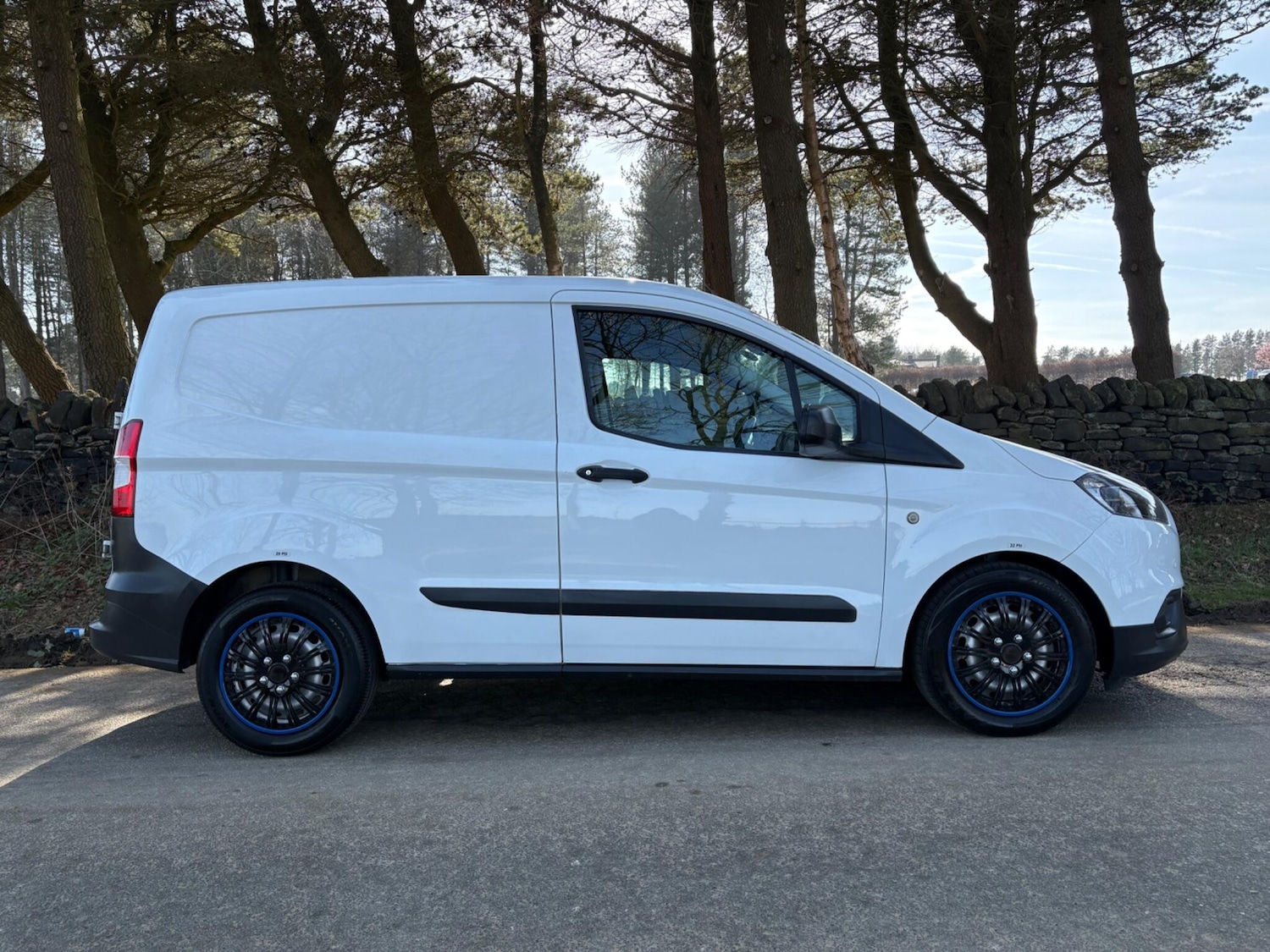 Used Ford Transit Courier 2020 for sale - 78073168: Photo 4
