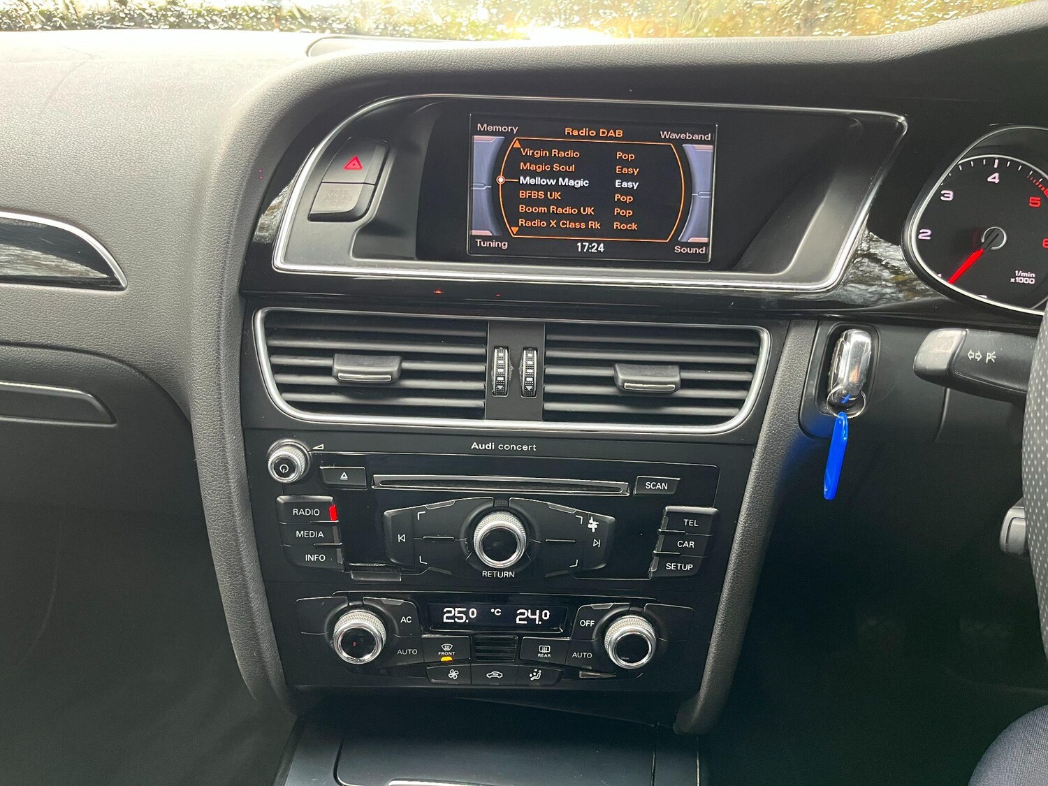 Used Audi A4 2013 for sale - 76703652: Photo 32