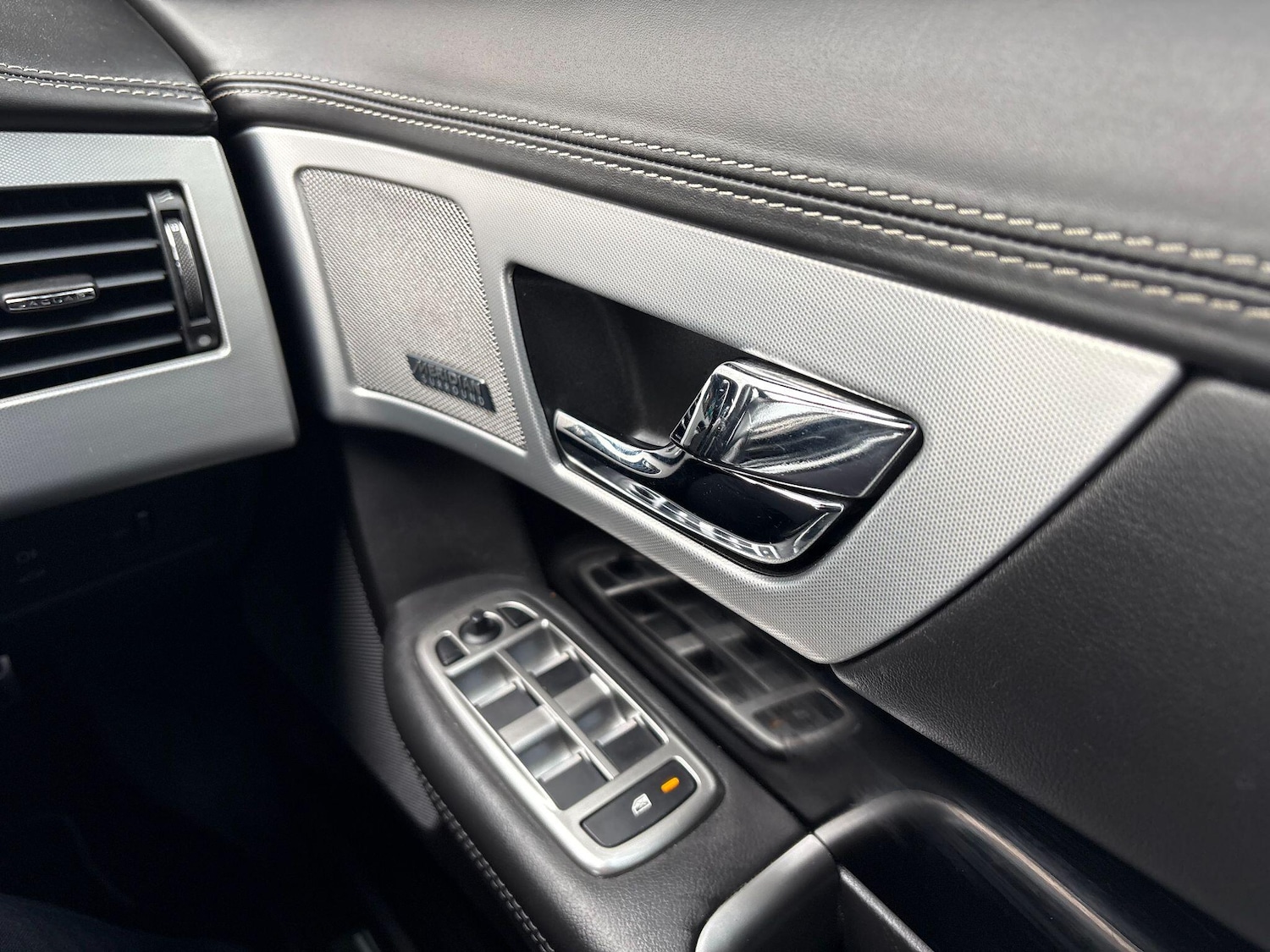 Used Jaguar XF 2015 for sale - 77109398: Photo 39