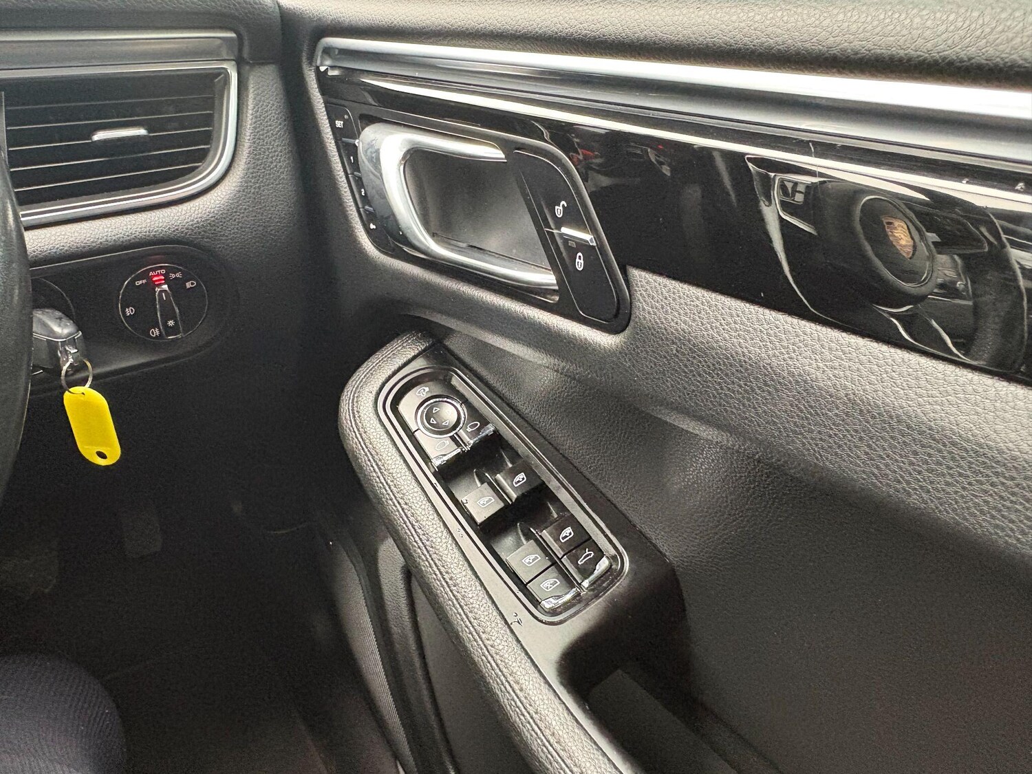 Used Porsche Macan 2018 for sale - 77537473: Photo 37