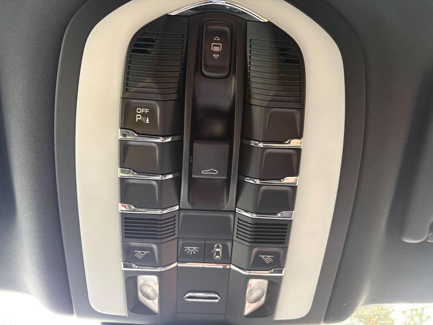 Used Porsche Macan 2018 for sale - 77537473: Photo 43