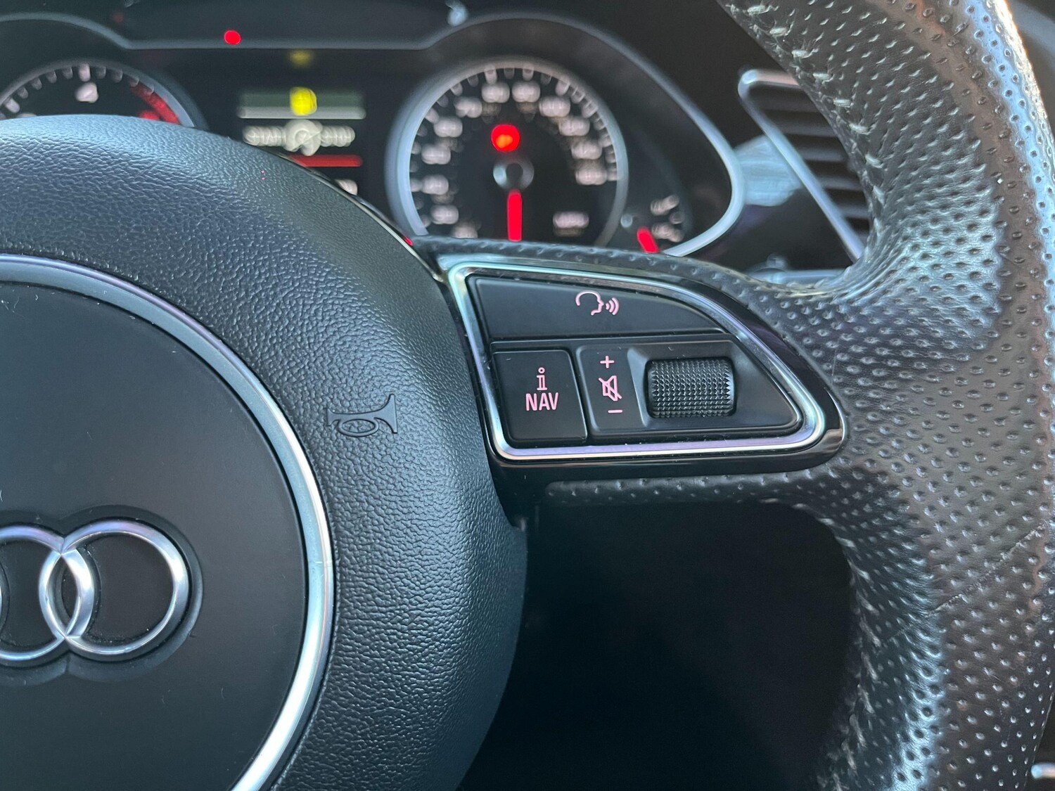 Used Audi A4 for sale - 76703639: Photo 37