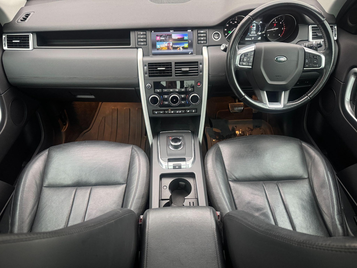 Used Land Rover Discovery Sport 2018 for sale - 76703656: Photo 26