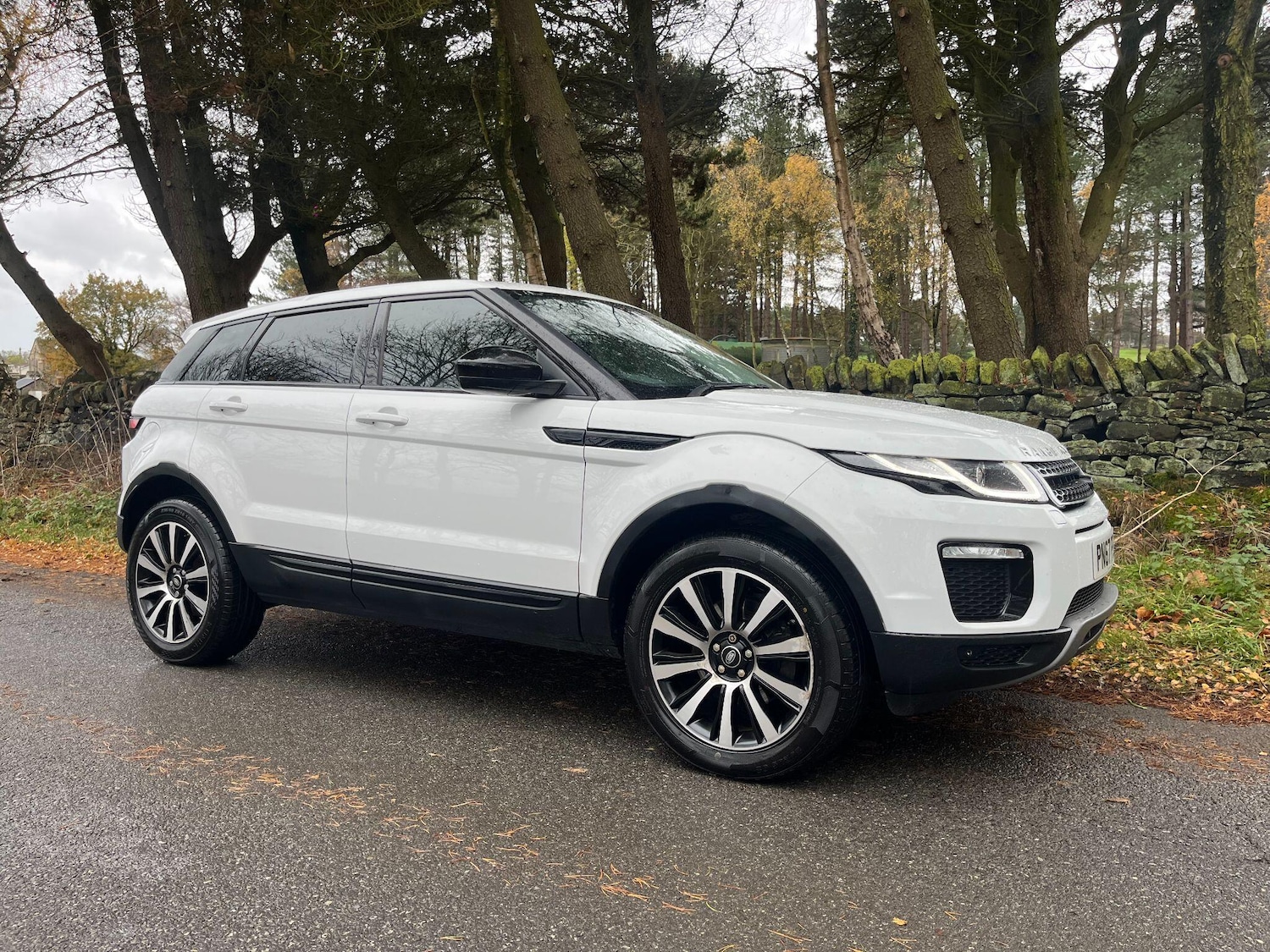 Used Land Rover Range Rover Evoque 2017 for sale - 76703647: Photo 2