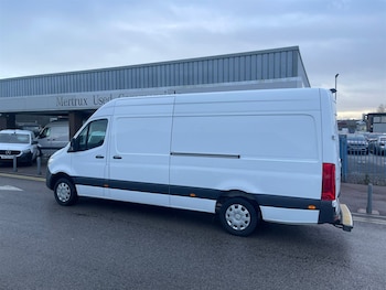 Mercedes-Benz Sprinter feature image