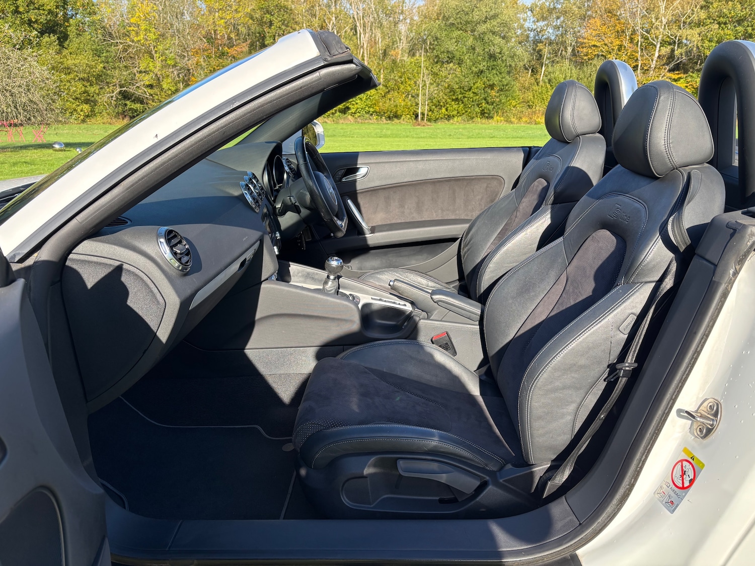 Used Audi TT 2011 for sale - 76984266: Photo 33