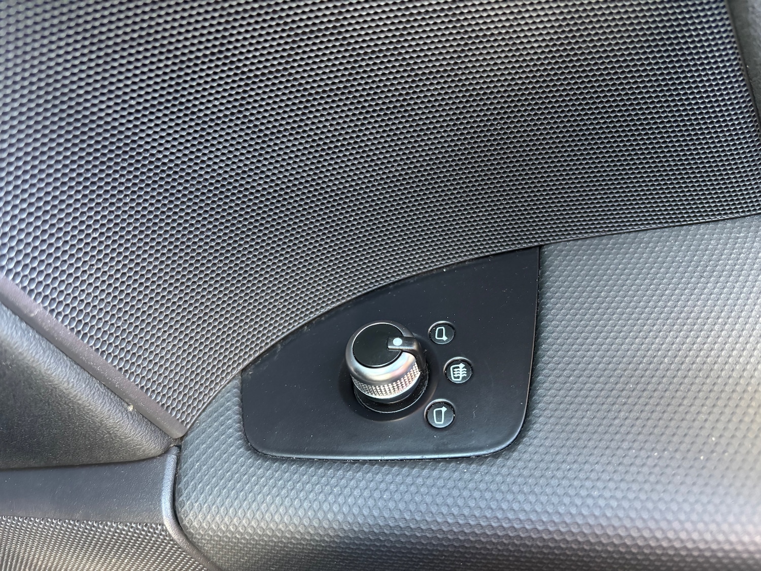 Used Audi TT 2011 for sale - 76984266: Photo 42