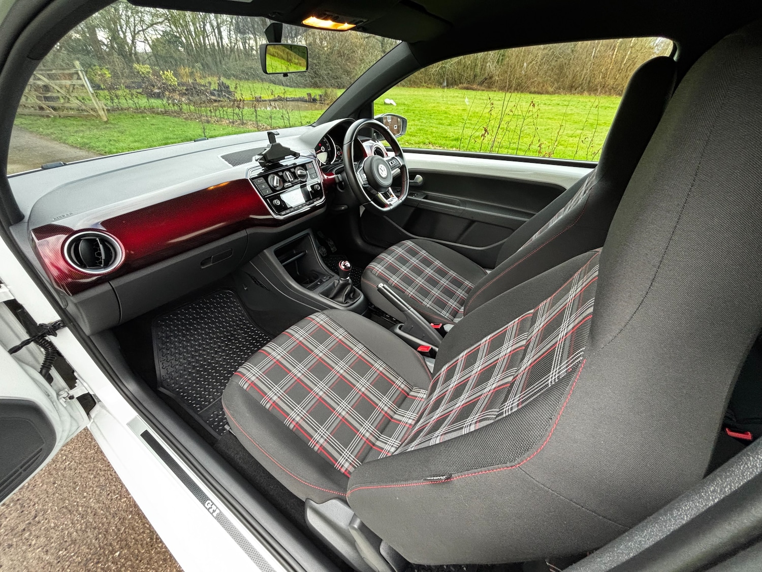 Used Volkswagen up! 2019 for sale - 77462962: Photo 41