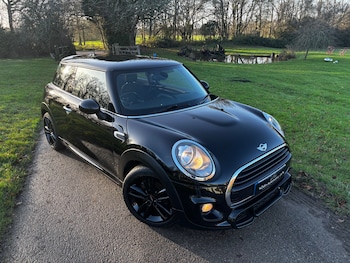 Used MINI Hatch 2018 for sale - 76984265: Photo