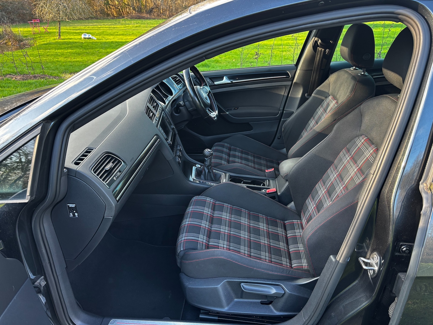 Used Volkswagen Golf 2015 for sale - 77364115: Photo 51