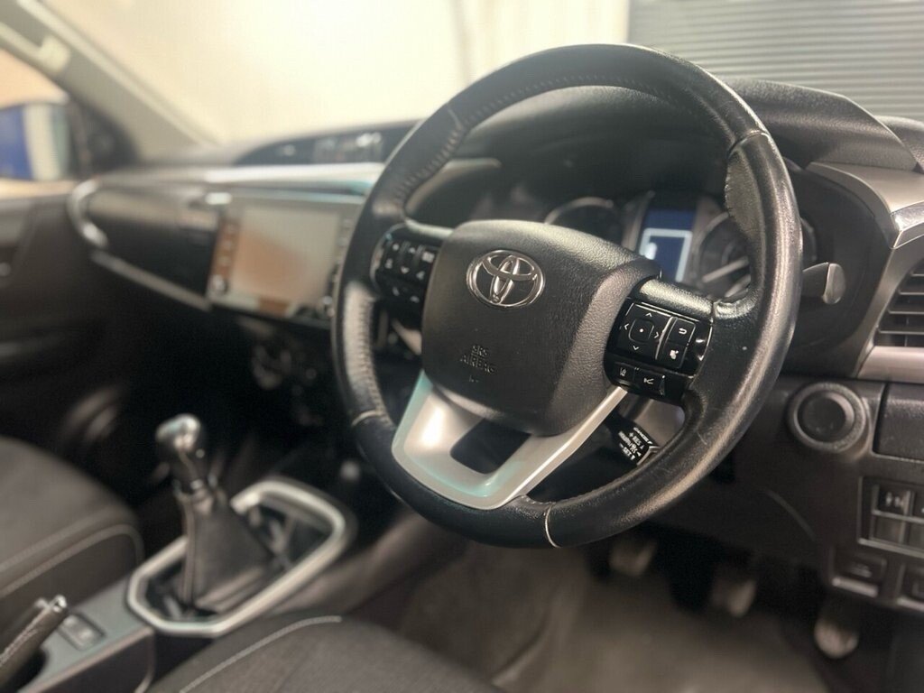 Used Toyota Hilux 2022 for sale - 77879381: Photo 16