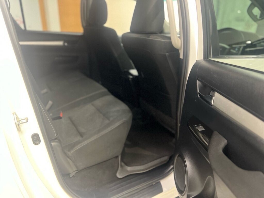 Used Toyota Hilux 2022 for sale - 77879381: Photo 26