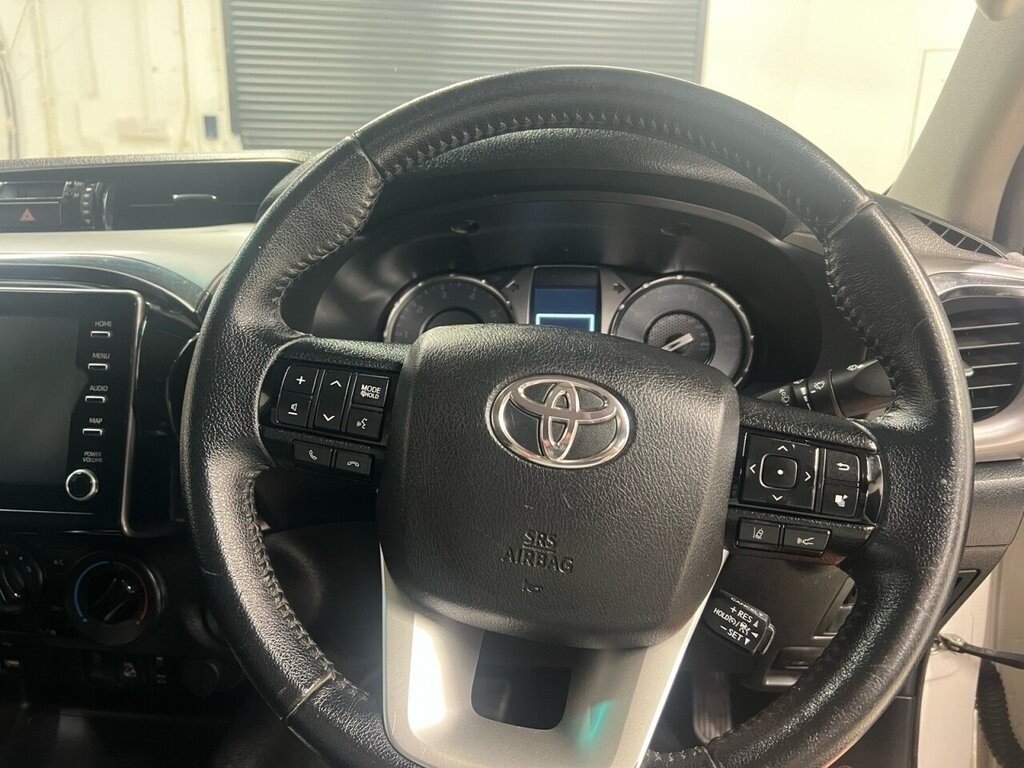 Used Toyota Hilux 2022 for sale - 77879381: Photo 27