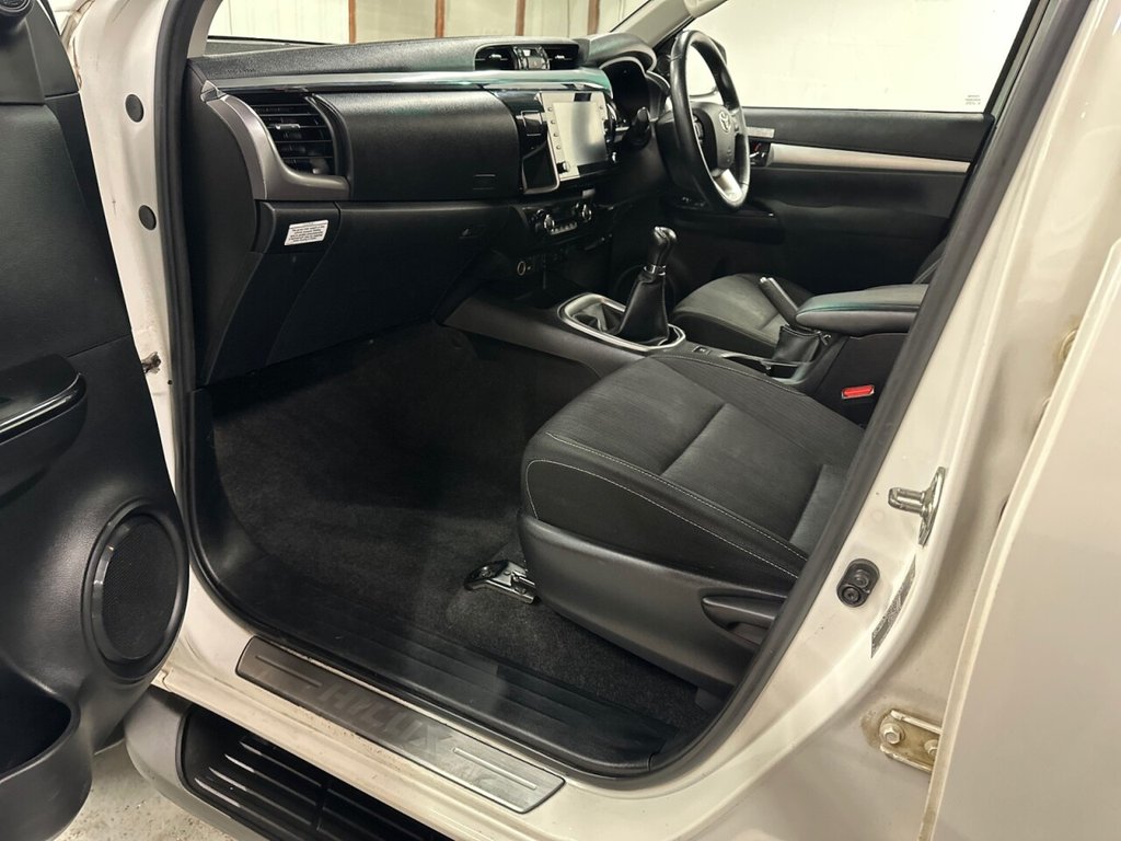Used Toyota Hilux 2021 for sale - 76840858: Photo 19