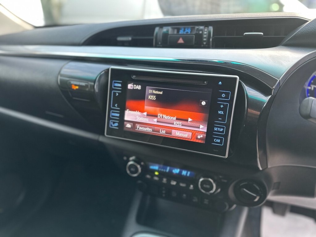 Used Toyota Hilux 2018 for sale - 76711588: Photo 12