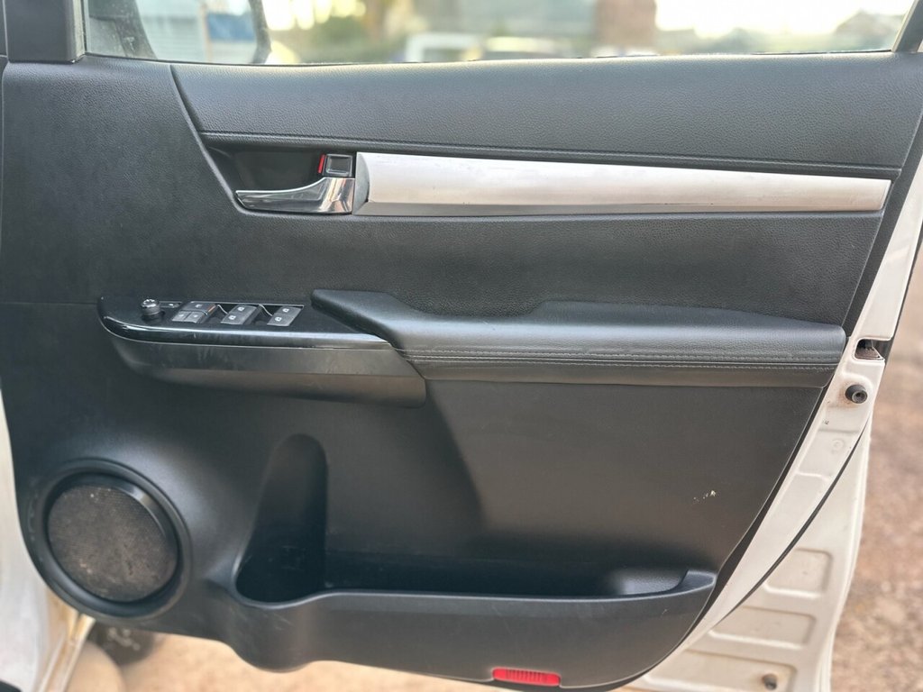 Used Toyota Hilux 2018 for sale - 76711588: Photo 16