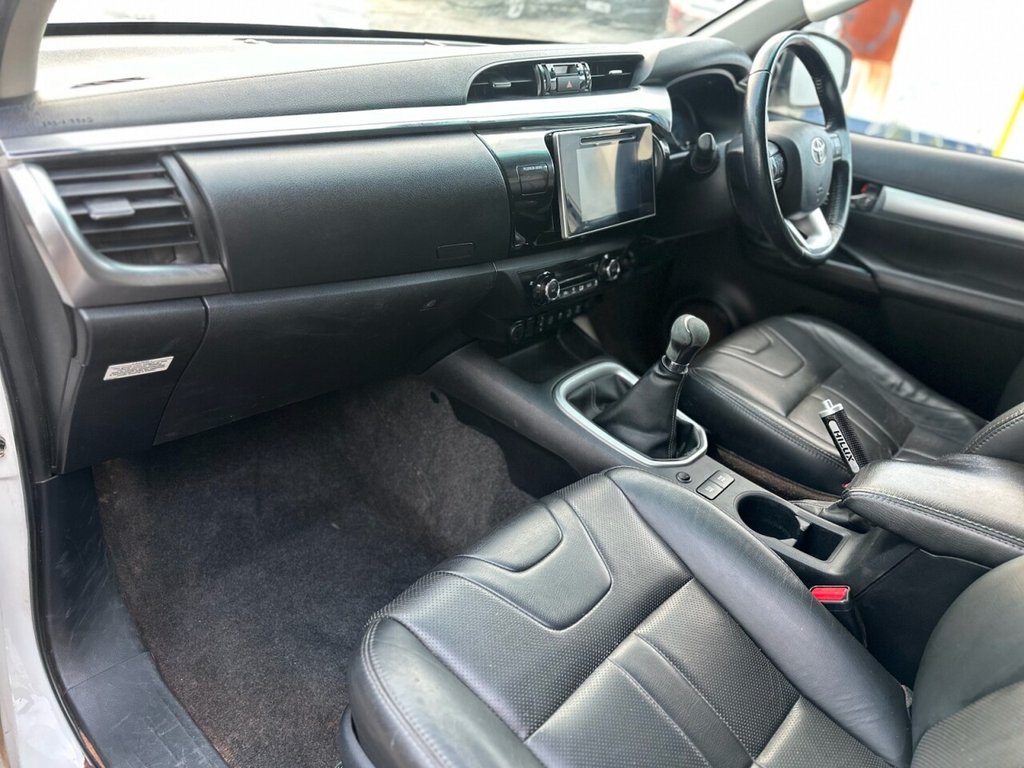 Used Toyota Hilux 2018 for sale - 76711588: Photo 18