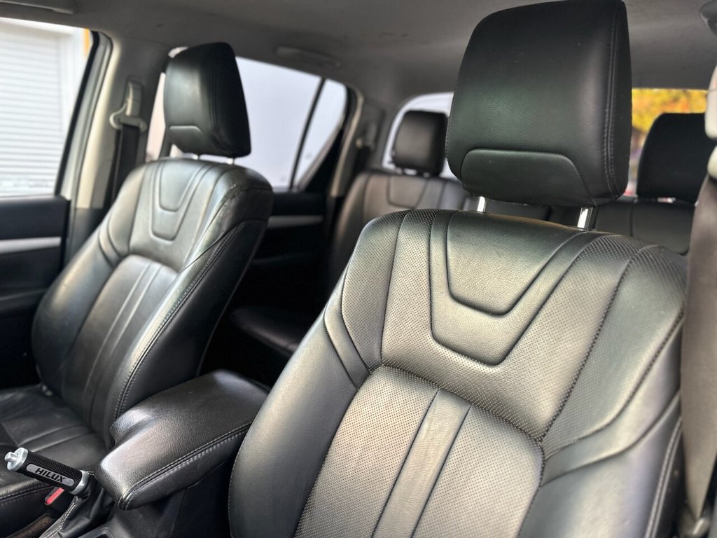 Used Toyota Hilux 2018 for sale - 76711588: Photo 19