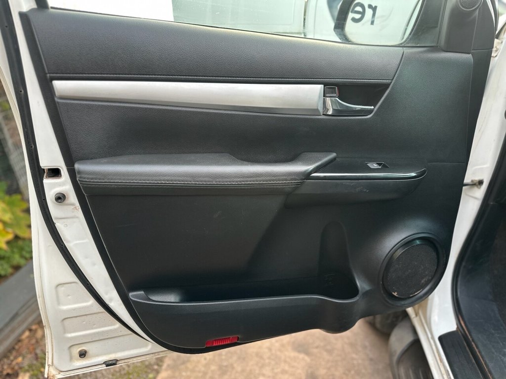 Used Toyota Hilux 2018 for sale - 76711588: Photo 21