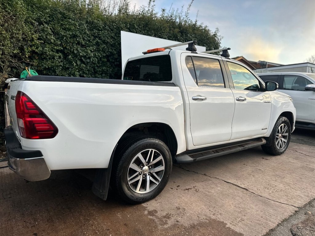 Used Toyota Hilux 2018 for sale - 76711588: Photo 4