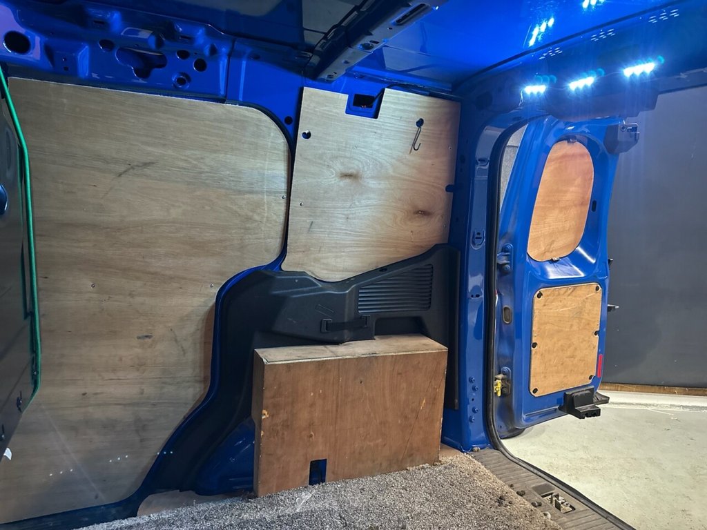 Used Ford Transit Courier 2019 for sale - 76372502: Photo 18