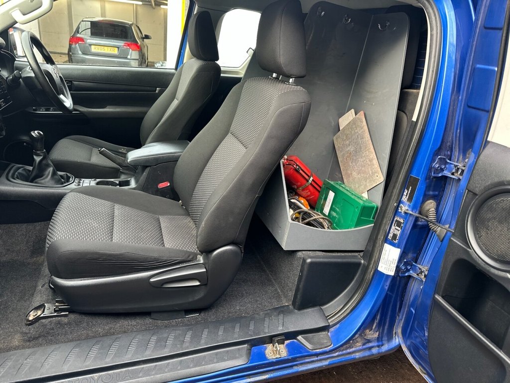 Used Toyota Hilux 2018 for sale - 76910411: Photo 16